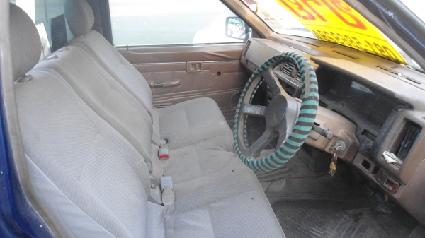 ขายครับ นิสสันบื๊กเอ็ม ขายที่ราคา 35000 เครื่อง TD 25ฝาขาว เตรื่องดีครับ คัชซี มีผุ ช่วงโค้งล้อหลังครับ ขายครับ นิสสันบื๊กเอ็ม ขายที่ราคา 35000 เครื่อง TD 25ฝาขาว เตรื่องดีครับ คัชซี มีผุ ช่วงโค้งล้อหลังครับ