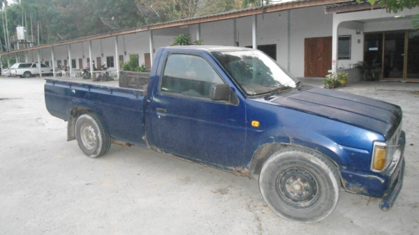 ขายครับ นิสสันบื๊กเอ็ม  ขายที่ราคา 35000  เครื่อง TD 25ฝาขาว เตรื่องดีครับ คัชซี มีผุ ช่วงโค้งล้อหลังครับ