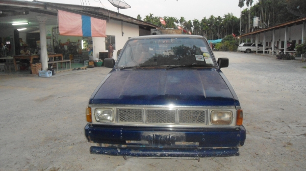 ขายครับ นิสสันบื๊กเอ็ม ขายที่ราคา 35000 เครื่อง TD 25ฝาขาว เตรื่องดีครับ คัชซี มีผุ ช่วงโค้งล้อหลังครับ ขายครับ นิสสันบื๊กเอ็ม ขายที่ราคา 35000 เครื่อง TD 25ฝาขาว เตรื่องดีครับ คัชซี มีผุ ช่วงโค้งล้อหลังครับ