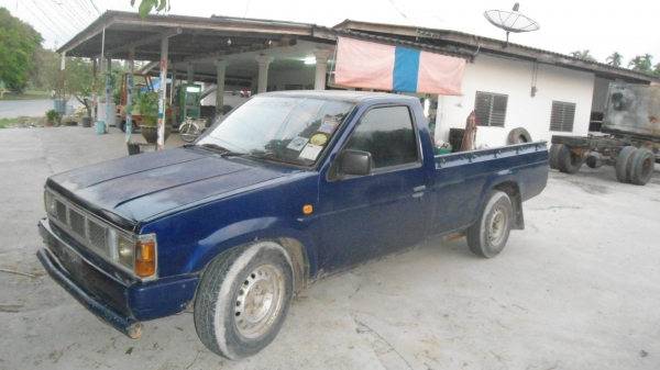 ขายครับ นิสสันบื๊กเอ็ม ขายที่ราคา 35000 เครื่อง TD 25ฝาขาว เตรื่องดีครับ คัชซี มีผุ ช่วงโค้งล้อหลังครับ ขายครับ นิสสันบื๊กเอ็ม ขายที่ราคา 35000 เครื่อง TD 25ฝาขาว เตรื่องดีครับ คัชซี มีผุ ช่วงโค้งล้อหลังครับ