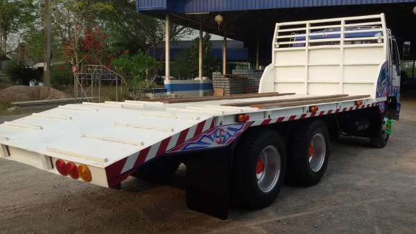 ขายรถ 10 ล้อฮีโน่เทรเลอร์ เครื่องดีคัชชีสวย. เพลาเดียว. พรอ้มใช้งาน