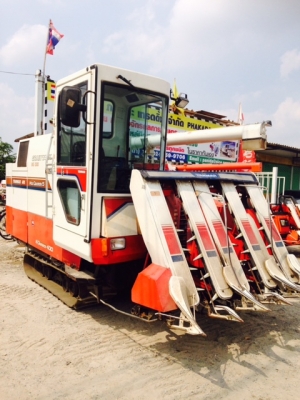 รถเกี่ยวข้าว YANMAR  MAX5 เก่านอกสภาพสวย