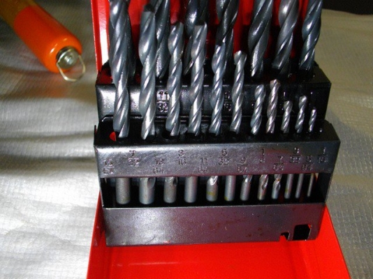 ขายดอกสว่านเจาะเหล็กชุด19ดอกงานเก่าเก็บพร้อมกล่องเหล็กเบอร์หุล