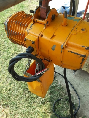 รอกไฟฟ้า Kito  500 Kg  สามเฟส