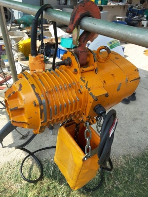 รอกไฟฟ้า Kito  500 Kg  สามเฟส