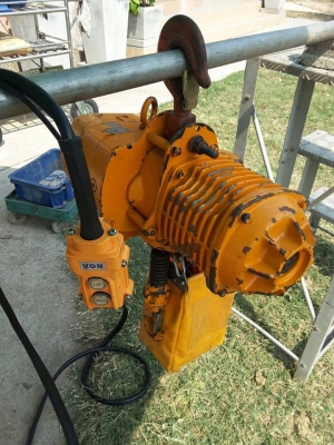 รอกไฟฟ้า Kito  500 Kg  สามเฟส