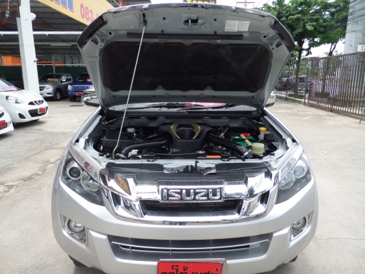 ISUZU D-MAX V-CROSS CAB 4  Prestige 3.0 Ddi VGS MT4WD. ปี 2012  รุ่นท้อป เนวิเกเตอร์