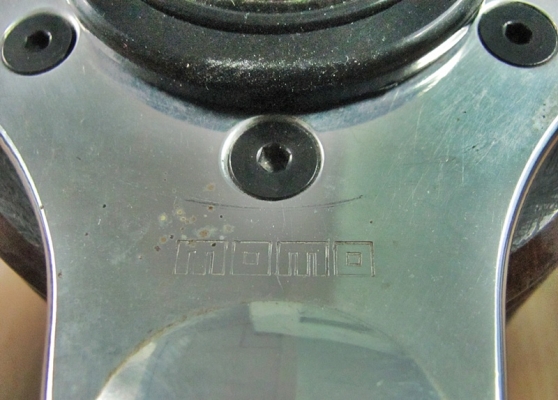 พวงมาลัยแต่ง คอแต่ง ลายไม้ ใส่รถตระกูล Mitsubishi ได้หลายรุ่น