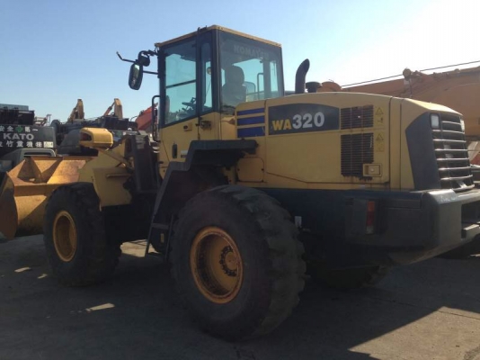 ขาย รถตัก KOMATSU WA 320-5 สภาพสวย ชั่วโมง 6พันกว่า นำเข้าจากญี่ปุ่น โทร. 090-986-2521 อ๊อบ