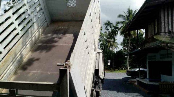 6 ล้อมิตซู 150 แรงม้า ยาง9.00  พร้อมใช้งาน เล่มติดมือ......