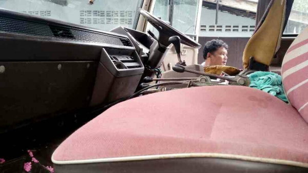 6 ล้อมิตซู 150 แรงม้า ยาง9.00  พร้อมใช้งาน เล่มติดมือ......