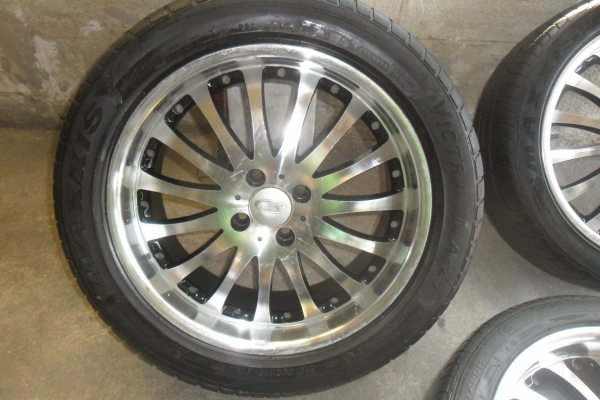 ล้อแม็ก17นิ้ว4รู100 พร้อมยาง สวยๆ 4 ล้อ ราคา 6750 บาท