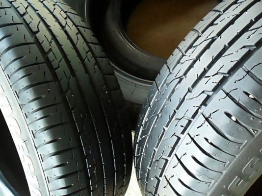 ยางขอบ15  บริดสโตน195-65-R15 ลงพื้นปลายปี14 (4เส้น2,600)