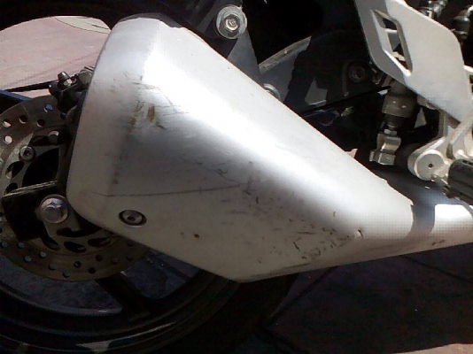 ขาย HONDA CBR 150 i ปี 57 สภาพเครื่องดีเดิมๆ วิ่งน้อย 8 พันกว่าโล ภายนอกสวย มีรอย 2 จุดเล็กๆ ตรงแฟริ่งด้านข้างขวา และฝาครอบท้ายเบาะด้านขวา (ตามรูป) และรอยกันร้อนท่อไอเสีย ภาษีเต็ม เล่มพร้อมชุดโอน