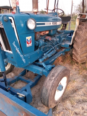 ขายรถไถ FORD5500 68  พร้อมใช้งานสอบถามได้เลย ทะเบียนครบเอกสารครบ