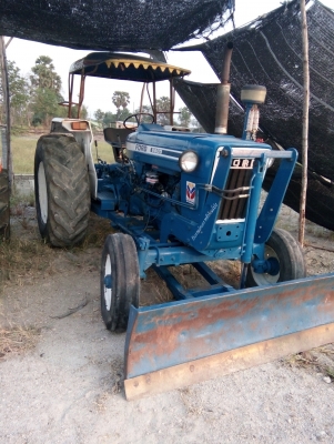 ขายรถไถ FORD5500 68  พร้อมใช้งานสอบถามได้เลย ทะเบียนครบเอกสารครบ