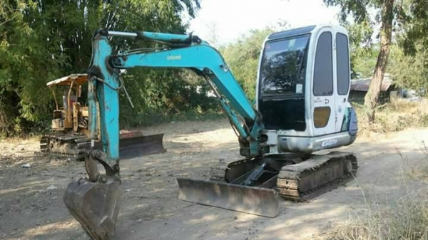 ขาย 350,000รถแบคโฮ KOBELCO sk 030หัวเก๋งแอร์เย็นรถสวยพร้อมใช้ 090-772-3710 090-772-3708
