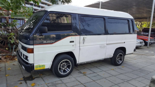 ขายรถตู้บรรทุกเครื่องดีเซล2.5di พร้อมใช้งานเครื่องแน่นเอกสารครบพร้อมโอน