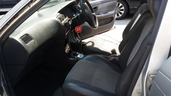 ตลาดห้วยขวาง ปี96 TOYOTA COROLLA สามห่วง เกียร์ออโต้ติดแก็ส พร้อมใช้งาน ขายถูก39,000บาท