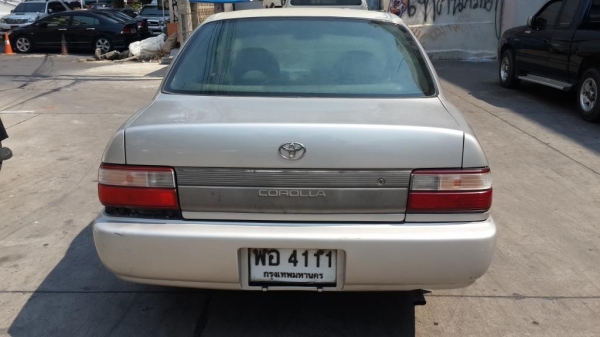 ตลาดห้วยขวาง ปี96 TOYOTA COROLLA สามห่วง เกียร์ออโต้ติดแก็ส พร้อมใช้งาน ขายถูก39,000บาท
