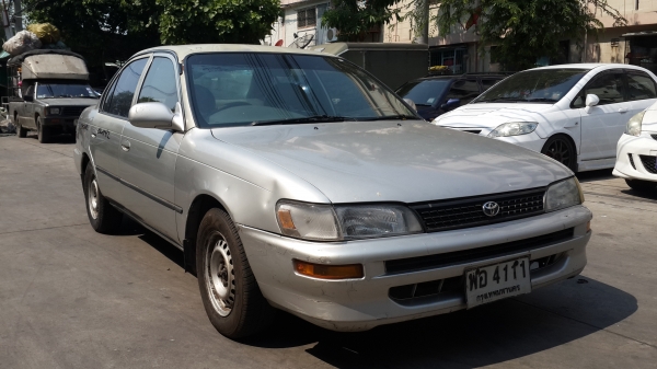 ตลาดห้วยขวาง ปี96 TOYOTA COROLLA สามห่วง เกียร์ออโต้ติดแก็ส พร้อมใช้งาน ขายถูก39,000บาท
