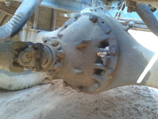 รถฮีโน่  6  ล้อ โม่ปูน FF3H  195 แรงม้า. ปี 39   สนใจติดต่อ  081 - 6079515