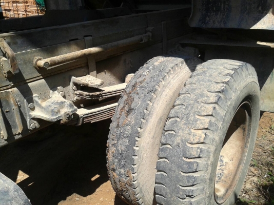 รถฮีโน่  6  ล้อ โม่ปูน FF3H  195 แรงม้า. ปี 39   สนใจติดต่อ  081 - 6079515