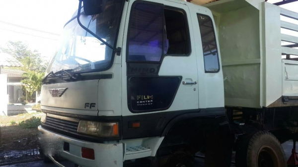 รถฮีโน่  6  ล้อ โม่ปูน FF3H  195 แรงม้า. ปี 39   สนใจติดต่อ  081 - 6079515