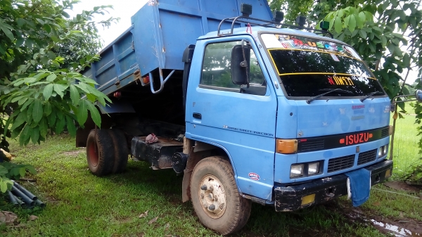 ุ6 ดั้ม 5 คิว 130 HP 4 สูบ 6 เกียร์เดินหน้า465000