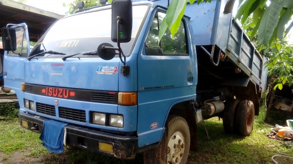 ุ6 ดั้ม 5 คิว 130 HP 4 สูบ 6 เกียร์เดินหน้า465000