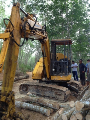 ขาย360,000รถแบคโฮKOMATSU pc 50-1uuติดมือครีบไม้เครื่องดีปั้มแรงช่วงล่างดีรถสวยพร้อมใช้ 090-772-3710 090-772-3708