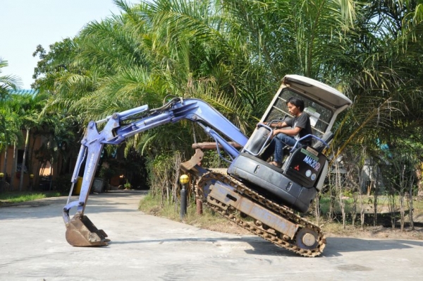 (ลดกระหน่ำ)ขายแบคโฮ MITSUBISHI MM20 สวยเดิมจากญี่ปุ่นยังไม่เคยใช้ในไทย ทำงานสมบูรณ์ทุกระบบ รับรองไม่ผิดหวัง 265,000 เท่านั้น!!