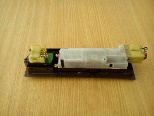 สวิทช์ ควบคุมกระจกไฟฟ้าหน้าข้างขวา ของรถ TOYOTA CROWN สวิทช์ ควบคุมกระจกไฟฟ้าหน้าข้างขวา ของรถ TOYOTA CROWN