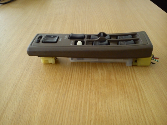 สวิทช์ ควบคุมกระจกไฟฟ้าหน้าข้างขวา ของรถ TOYOTA CROWN สวิทช์ ควบคุมกระจกไฟฟ้าหน้าข้างขวา ของรถ TOYOTA CROWN