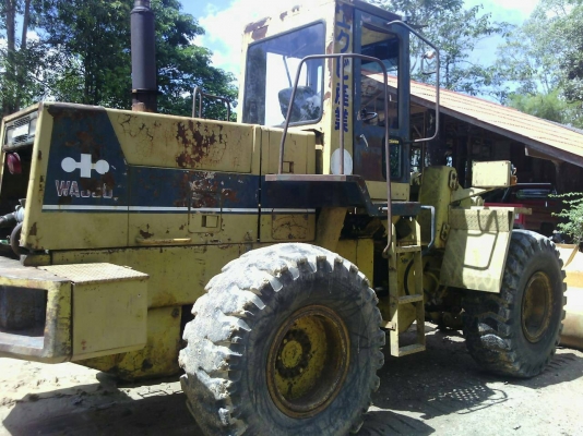 ขาย 795,000 รถตักล้อยางKOMATSU wa 300-1เครื่องดีเกียร์แรงรถสวยพร้อมใช้ 090-772-3710 090-772-3708