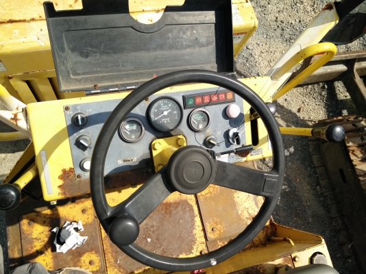 ขาย รถบด SAKAI TW450 Roller รถสวยสภาพพร้อมใช้งานครับ เก่านอกแท้ยังไม่เคยใช้งานในไทย ขาย รถบด SAKAI TW450 Roller รถสวยสภาพพร้อมใช้งานครับ เก่านอกแท้ยังไม่เคยใช้งานในไทย