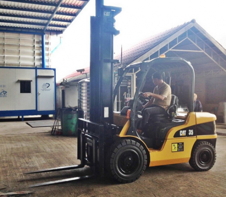ขาย Used Forklift CAT DP35N ขนาด 3.5 ตัน เสาสูง 4.5 เมตร ติด Slide Shift นำเข้าจากยุโรป สภาพยอดเยี่ยม