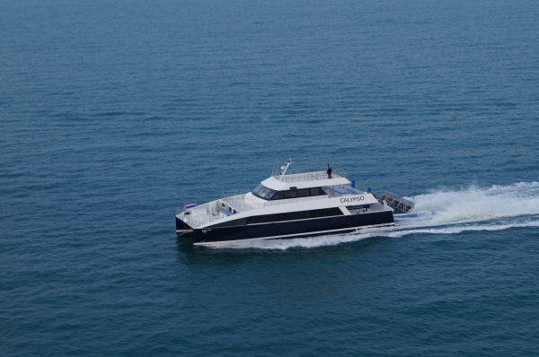 ต่อเรือ โดยสาร ดำน้ำลึก Ferry Dive เรือทัวร์ดำน้ำ