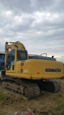 ขายรถแบคโฮ KOMATSU PC200-8 เอกสารอินวอย 2986 ชม.ราคา 1880000