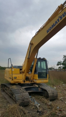 ขายรถแบคโฮ KOMATSU PC200-8 เอกสารอินวอย 2986 ชม.ราคา 1880000