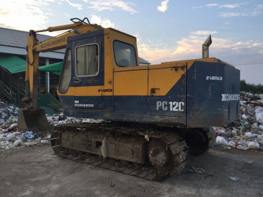 ขายรถแบคโฮ KOMATSU PC120-2 ราคา 280000