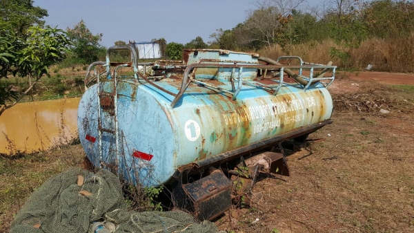 ขาย ถังเหล็กบรรทุกน้ำ หรือสิ่งปฏิกูล ใส่รถบรรทุก 4 ล้อ มีรอยรั่วนิดหน่อย