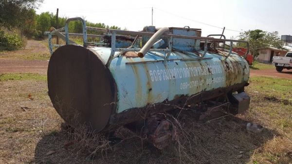 ขาย ถังเหล็กบรรทุกน้ำ หรือสิ่งปฏิกูล ใส่รถบรรทุก 4 ล้อ มีรอยรั่วนิดหน่อย