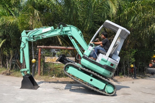 ขายแบคโฮ KOBELCO SK30 ปั้มแรง แทรคสวย ครบๆ สวยเดิมจากญี่ปุ่น ทำงานสมบูรณ์ทุกระบบ รับรองไม่ผิดหวัง 290,000 เท่านั้น!! ขายแบคโฮ KOBELCO SK30 ปั้มแรง แทรคสวย ครบๆ สวยเดิมจากญี่ปุ่น ทำงานสมบูรณ์ทุกระบบ รับรองไม่ผิดหวัง 290,000 เท่านั้น!!