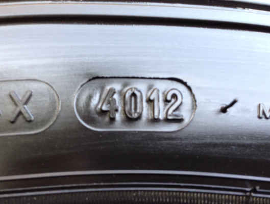 ยาง Michelin Latitude Cross 245 70 16 ปลายปี12 ดอกเต็ม ใช้กันยาว ราคาไม่แพง