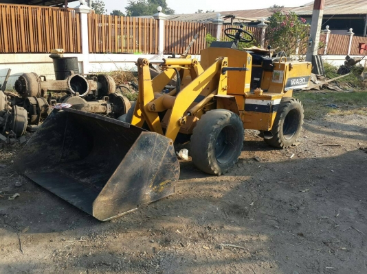 ขาย 185,000 รถตักล้อยางKOMATSU wa 20-1เครื่องดีเกียร์ดีรถพร้อมใช้ 090-772-3710 090-772-3708