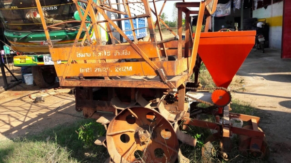 ขาย เครื่องปลูกอ้อย สภาพพร้อมใช้งาน