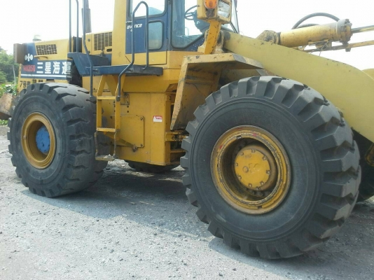 ขาย 950,000 รถตักล้อยาง KOMATSU wa 350-1หัวเก๋งแอร์เย็นยางดีเครื่องเกียร์แรงเอกสารใบแจ้งจำหน่ายรถใช้งาน ลานมัน ลานข้าว สวยพร้อมใช้ 090-772-3710 090-772-3708