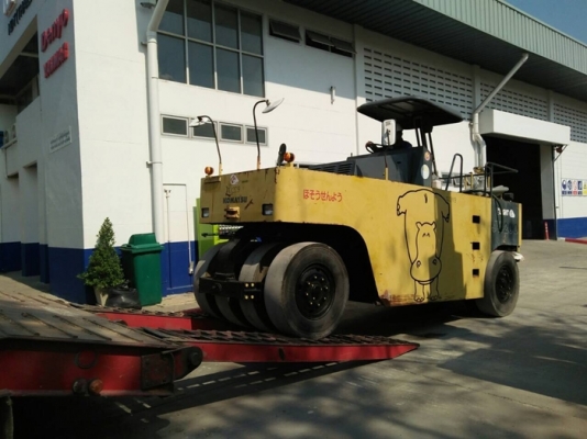 ส่งมอบครับ ล้อยาง 9ล้อKOMATSU JW200 มุ่งหน้าสู่ จ.เชียงใหม่ ขอบคุณลูกค้ามากๆครับ ส่งมอบครับ ล้อยาง 9ล้อKOMATSU JW200 มุ่งหน้าสู่ จ.เชียงใหม่ ขอบคุณลูกค้ามากๆครับ