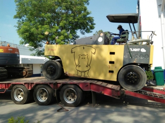 ส่งมอบครับ ล้อยาง 9ล้อKOMATSU JW200 มุ่งหน้าสู่ จ.เชียงใหม่ ขอบคุณลูกค้ามากๆครับ ส่งมอบครับ ล้อยาง 9ล้อKOMATSU JW200 มุ่งหน้าสู่ จ.เชียงใหม่ ขอบคุณลูกค้ามากๆครับ